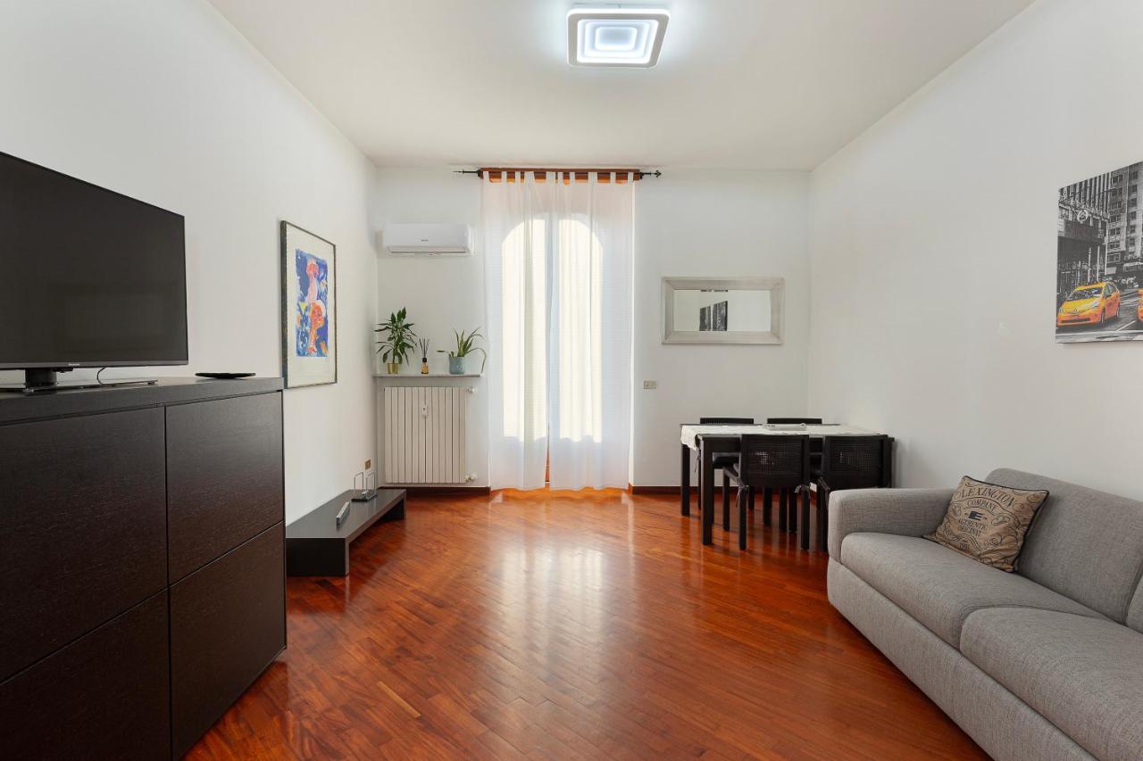 Flat In Citylife Near Metro! Apartamento Milán